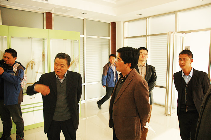 海安農(nóng)業(yè)領(lǐng)導考察我司合作農(nóng)場